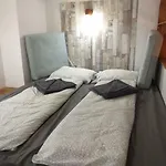 דירה Hangulat Vendeghaz *
